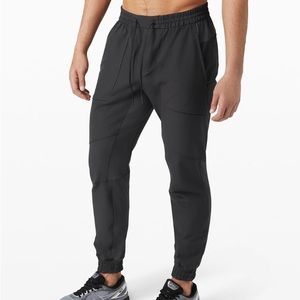 Lululemon License to Train Jogger L
